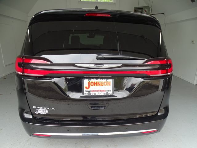 Used 2025 Chrysler Pacifica Select FWD image 19
