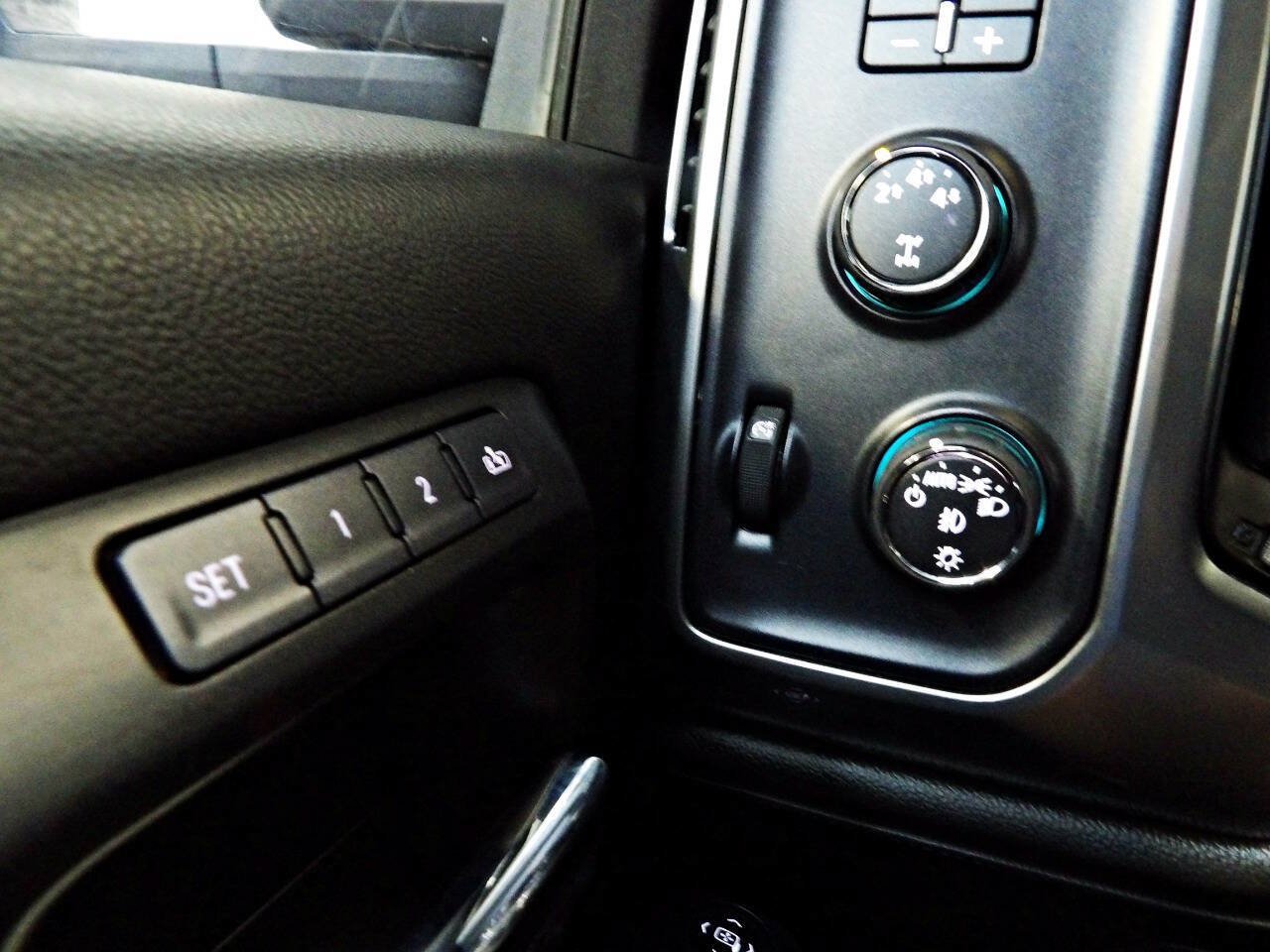 Used 2015 Chevrolet Silverado 2500 LTZ w/ Duramax Plus Package AWD/4WD image 23