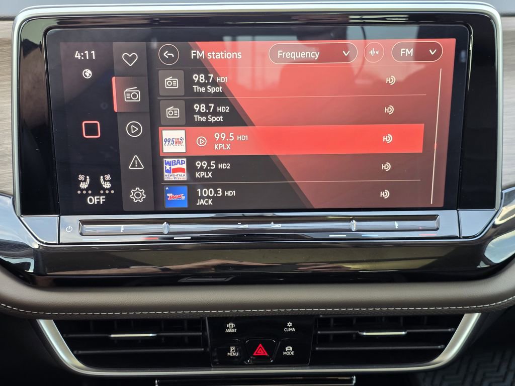 Used 2025 Volkswagen Atlas SEL image 12