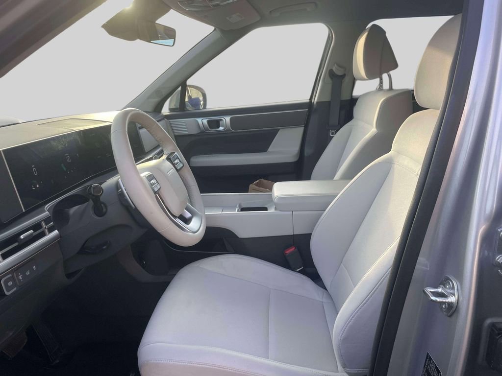 Used 2025 Hyundai Santa Fe SE image 15