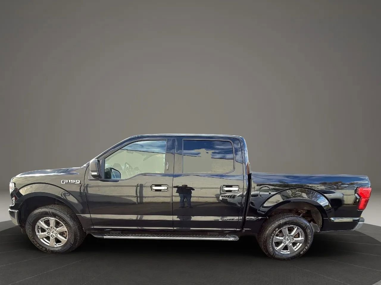 Used 2018 Ford F150 XLT w/ Equipment Group 302A Luxury image 8