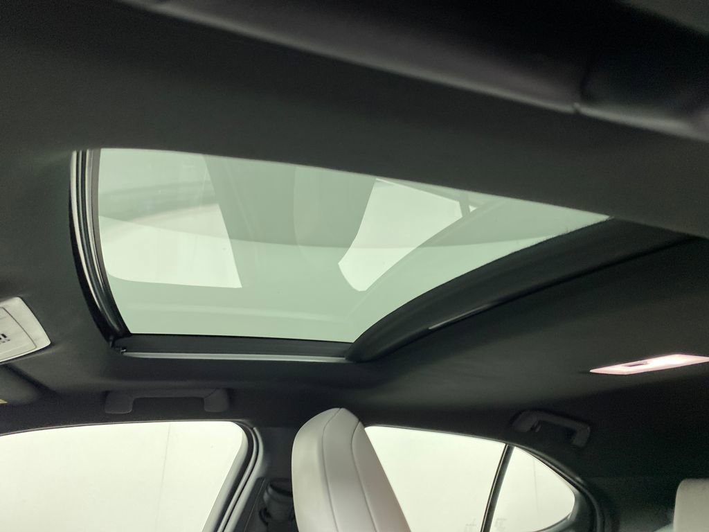 Used 2022 Lexus UX 250h w/ Premium Package image 10