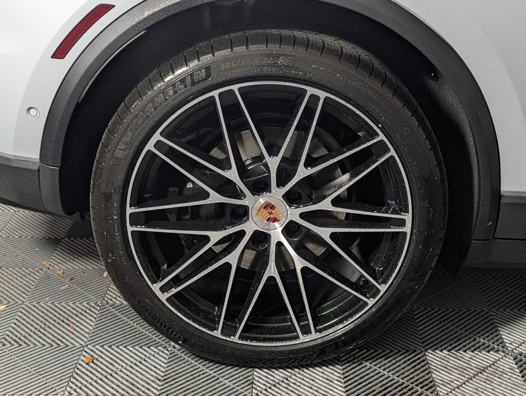 New 2026 Porsche Macan 4 Electric image 12