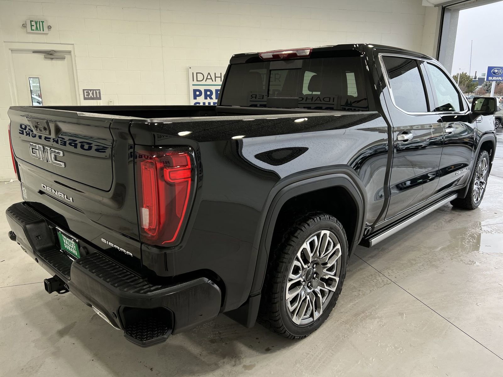 Used 2024 GMC Sierra 1500 Denali Ultimate image 8