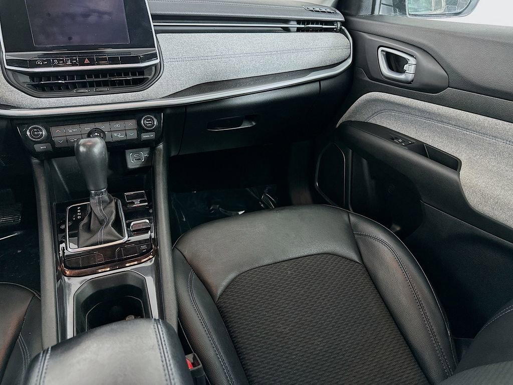 Used 2022 Jeep Compass Latitude w/ Convenience Group image 33