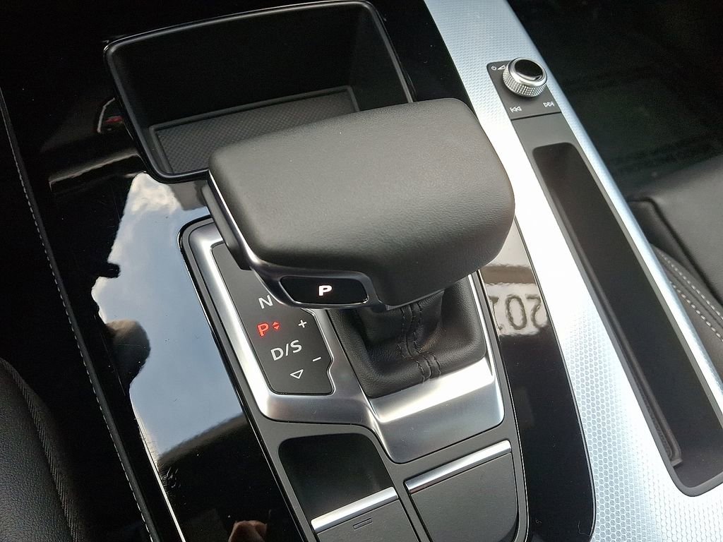 Certified 2025 Audi Q5 2.0T Premium Plus w/ Premium Plus Package image 16