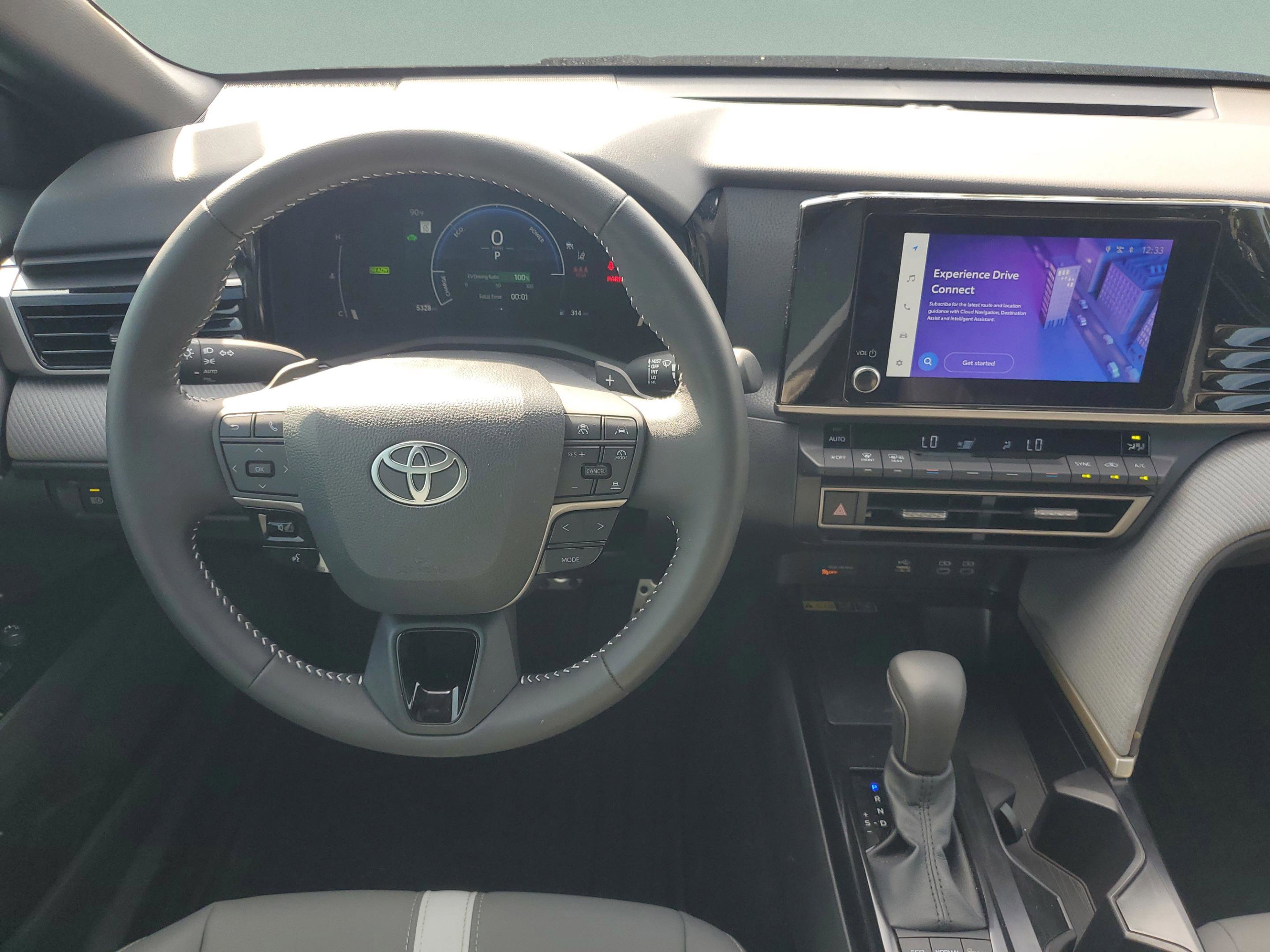 Used 2025 Toyota Camry SE image 10