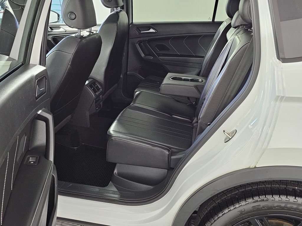 Used 2022 Volkswagen Tiguan SE R-Line AWD/4WD image 17
