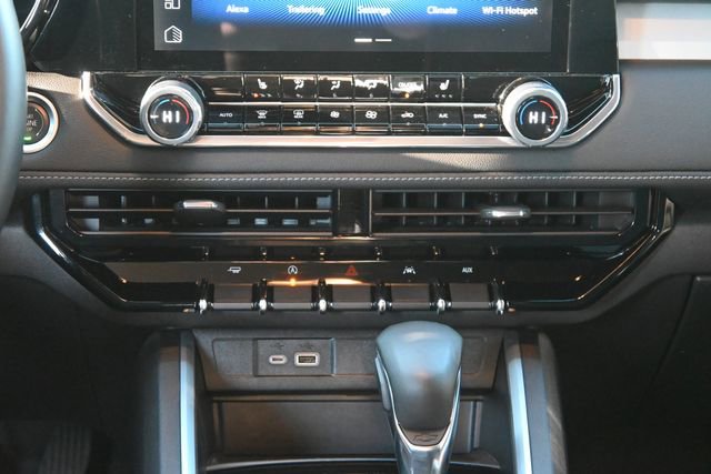 Used 2024 Chevrolet Colorado LT w/ LT Convenience Package II image 18