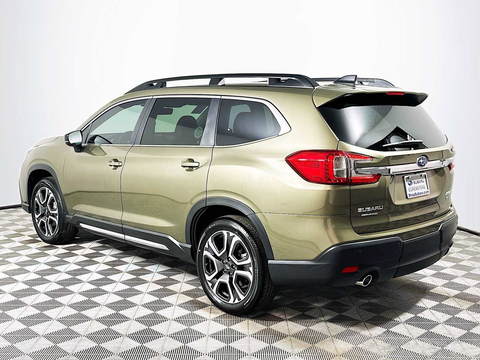 New 2025 Subaru Ascent Limited image 5