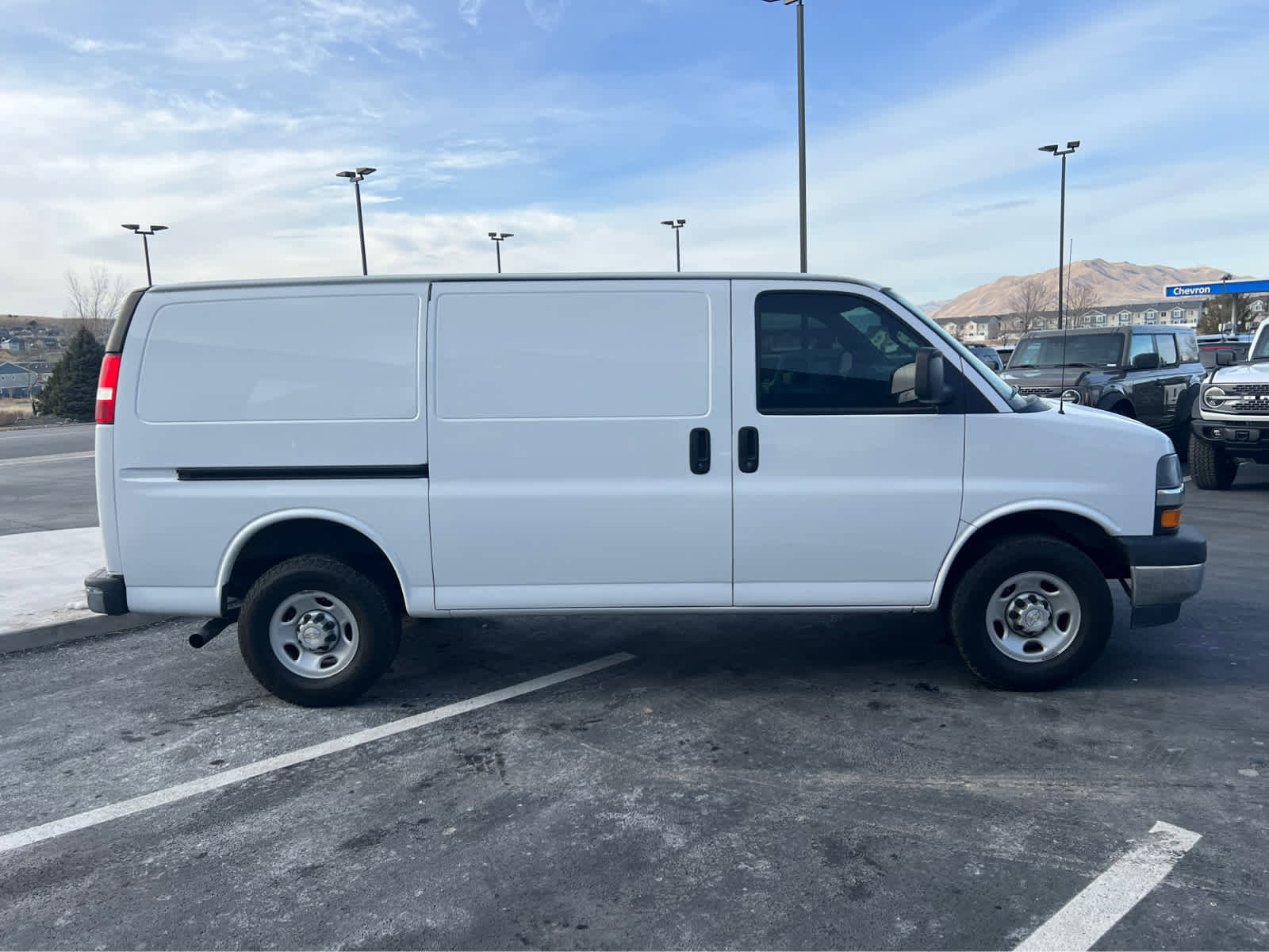 Used 2021 Chevrolet Express 2500 w/ Driver Convenience Package image 6