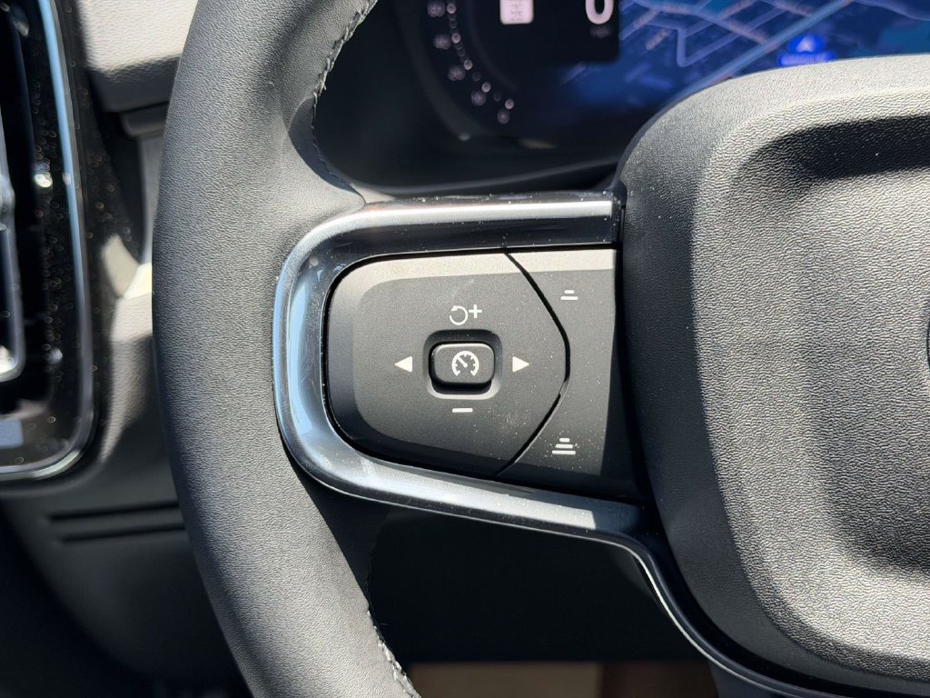 New 2026 Volvo XC40 B5 Plus w/ Protection Package Premier AWD/4WD image 8