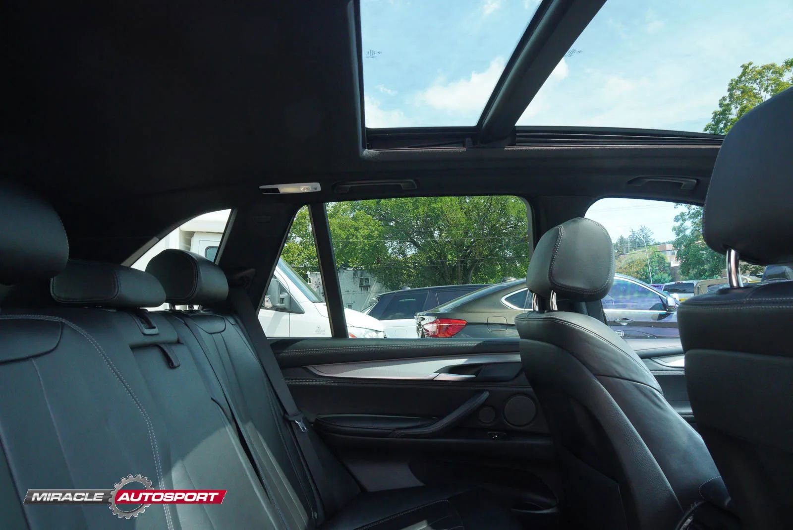 Used 2016 BMW X5 M image 40