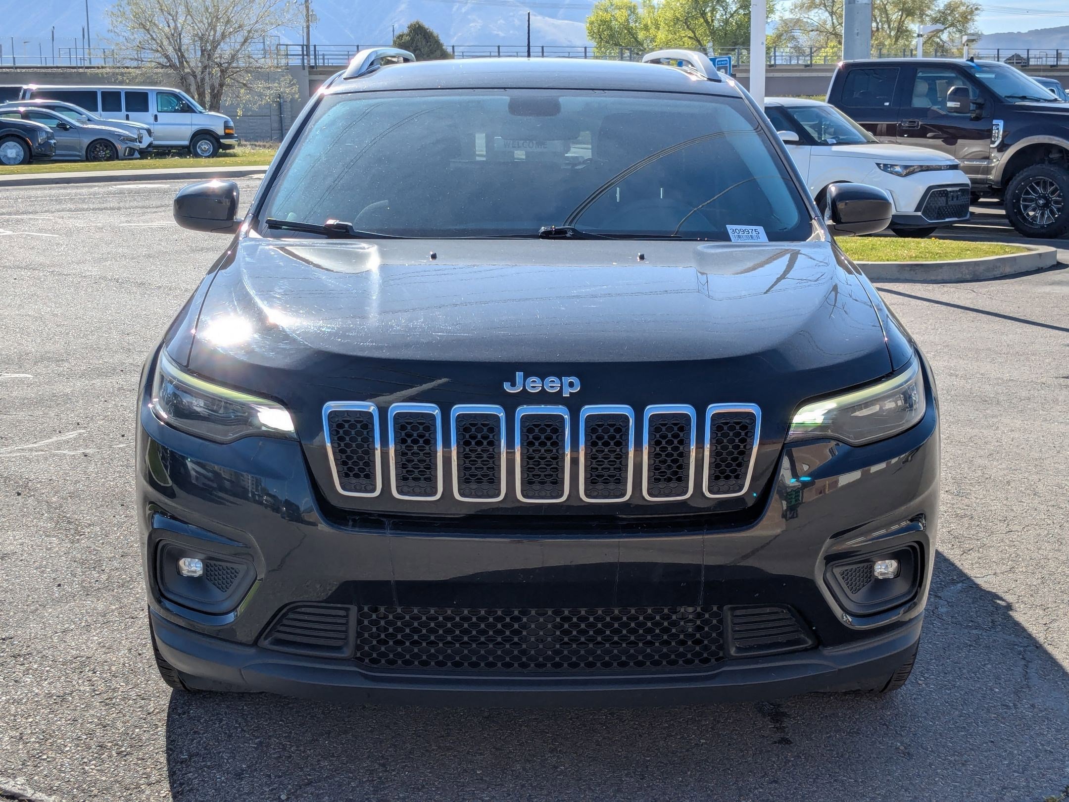 Used 2019 Jeep Cherokee Latitude w/ Popular Appearance Group image 8