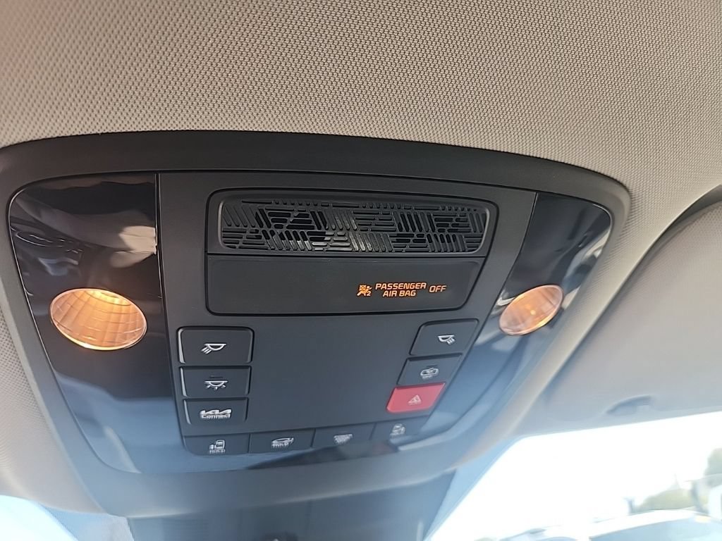 Certified 2025 Kia Carnival EX FWD image 25