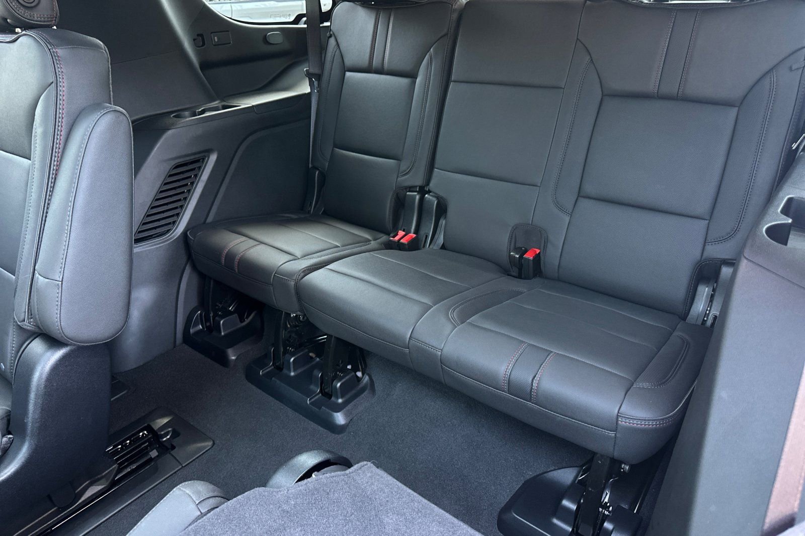 Used 2026 Chevrolet Tahoe RST w/ Advanced Technology Package RWD image 13