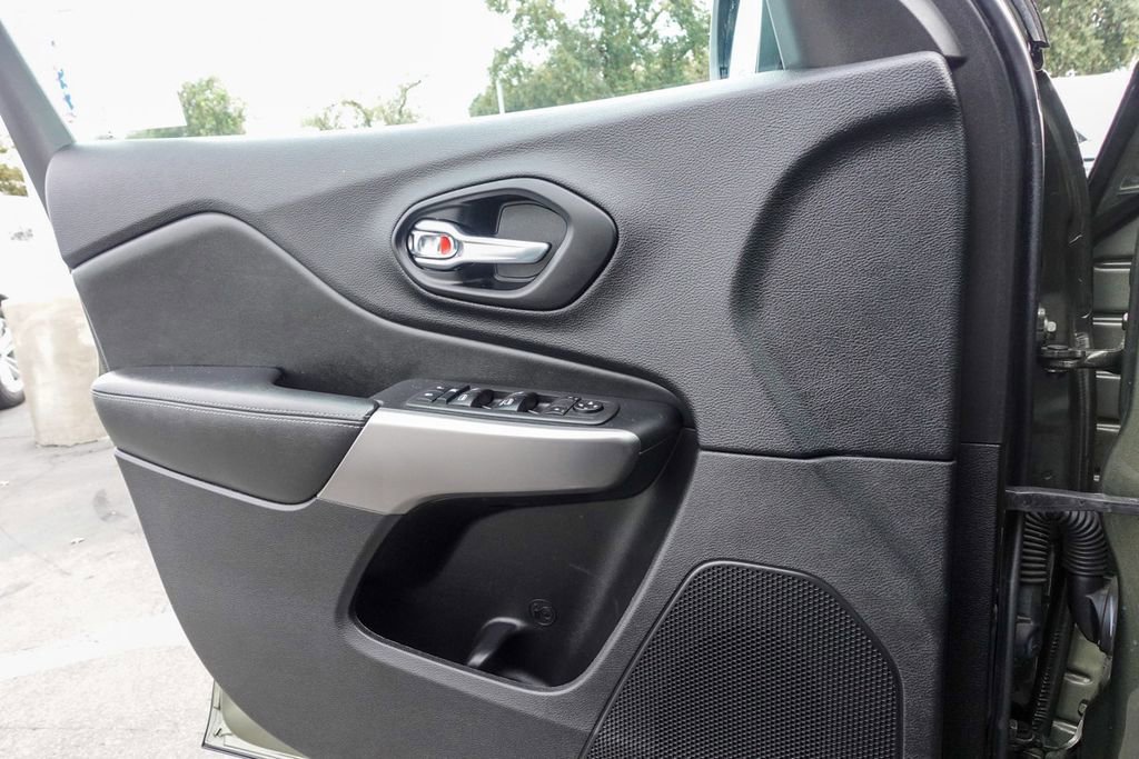 Used 2021 Jeep Cherokee Latitude Plus w/ Sun & Sound Group image 14