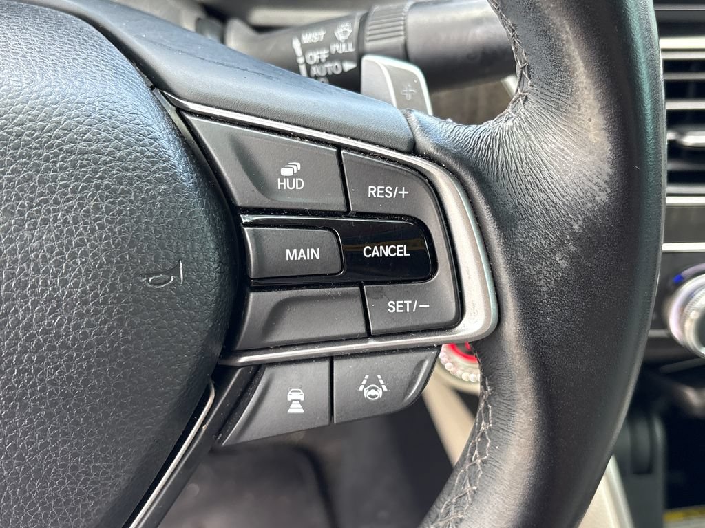 Used 2018 Honda Accord Touring image 18