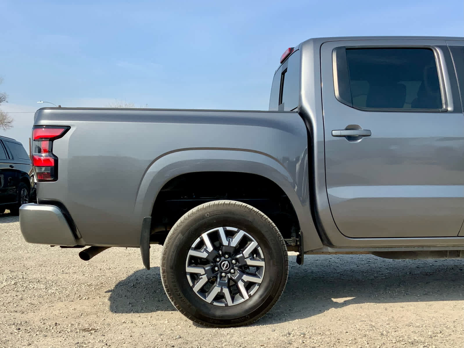 Used 2024 Nissan Frontier SL w/ Technology Package AWD/4WD image 12