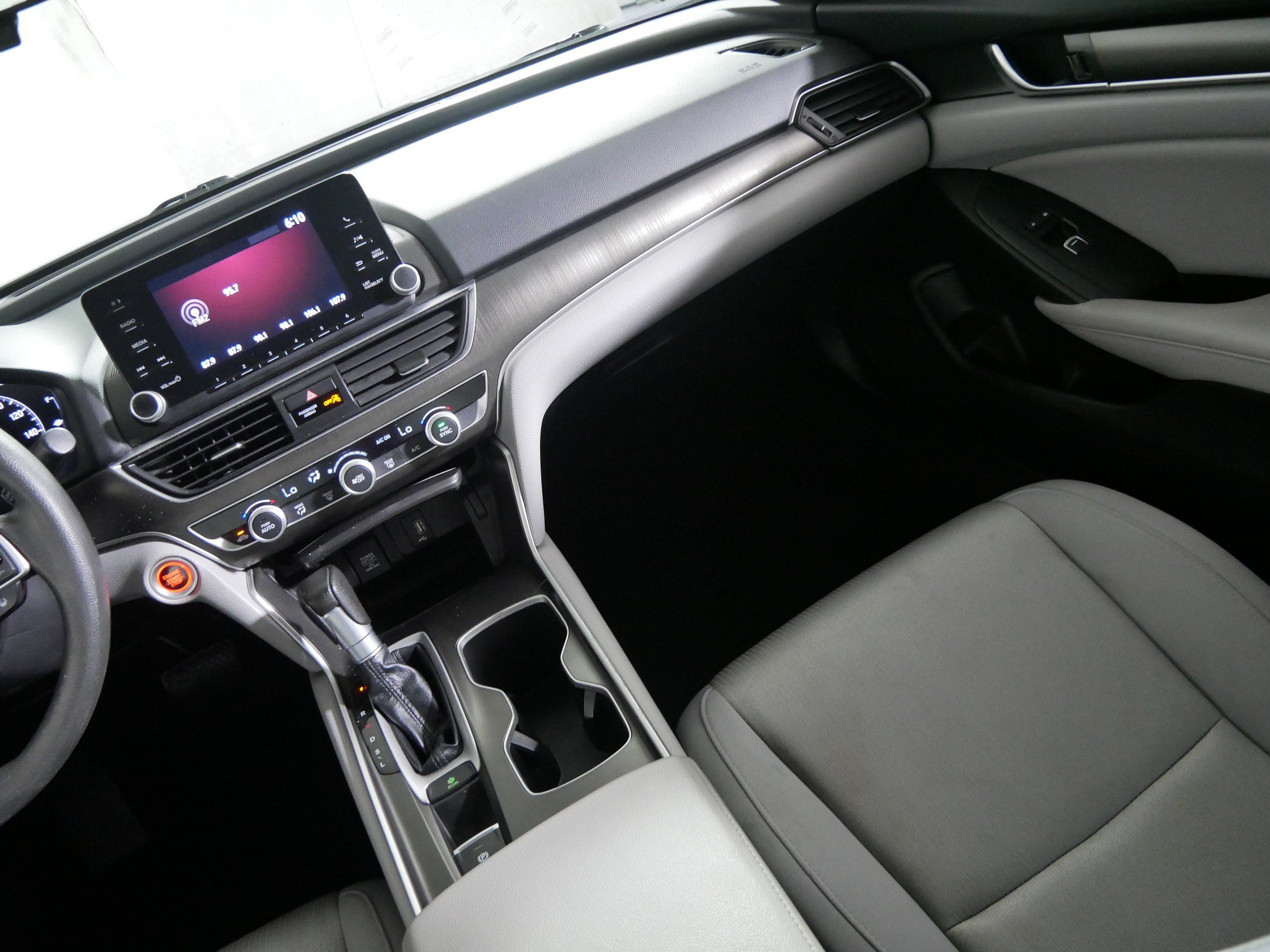 Used 2019 Honda Accord LX image 11