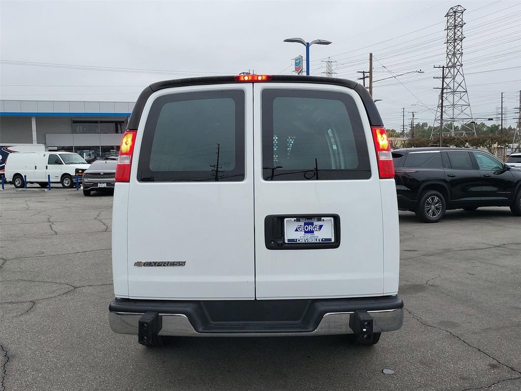 Used 2024 Chevrolet Express 2500 w/ Driver Convenience Package RWD image 27