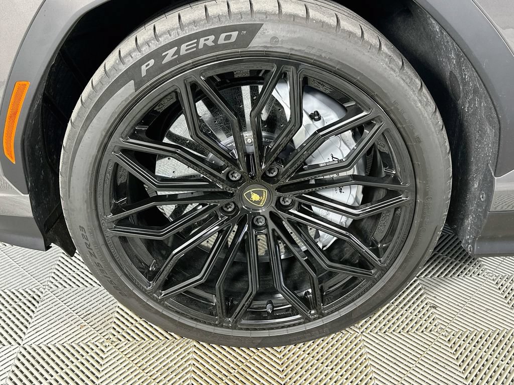 Used 2025 Lamborghini Urus SE AWD/4WD image 31