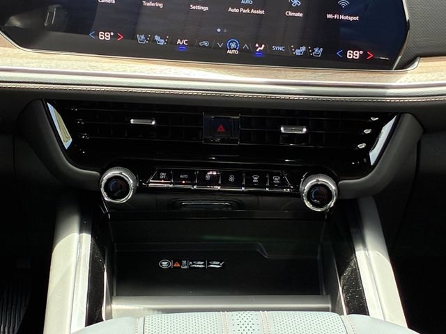New 2026 Chevrolet Suburban High Country AWD/4WD image 20