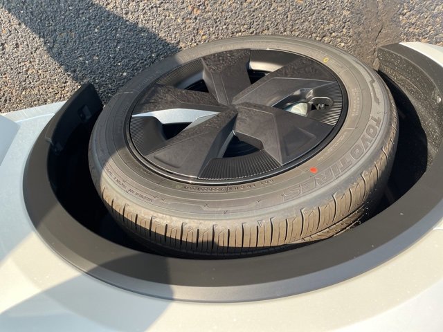 New 2026 Toyota Prius Plug-In Hybrid image 9