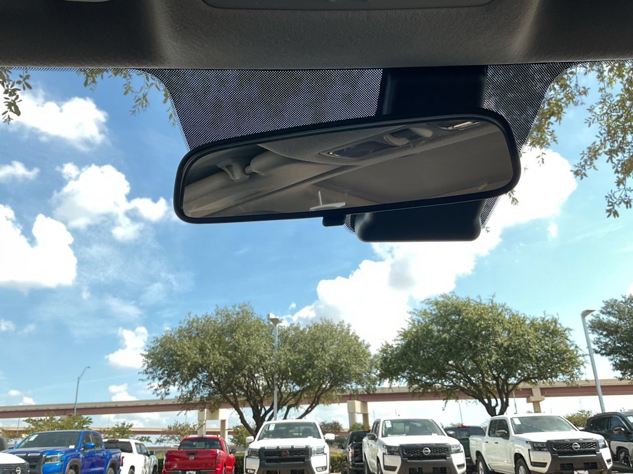 Used 2025 Hyundai Venue SEL FWD image 14
