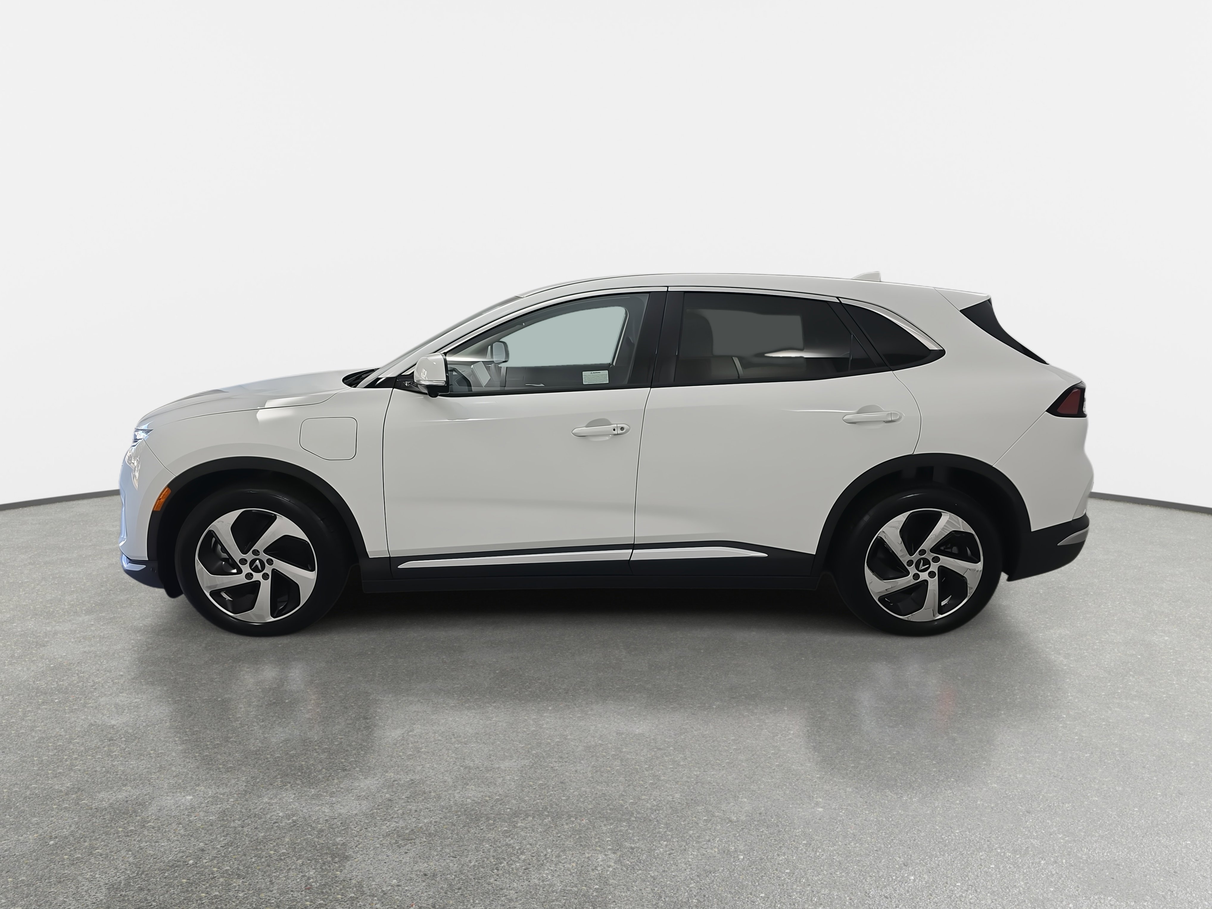 New 2025 VinFast VF 8 Eco image 8