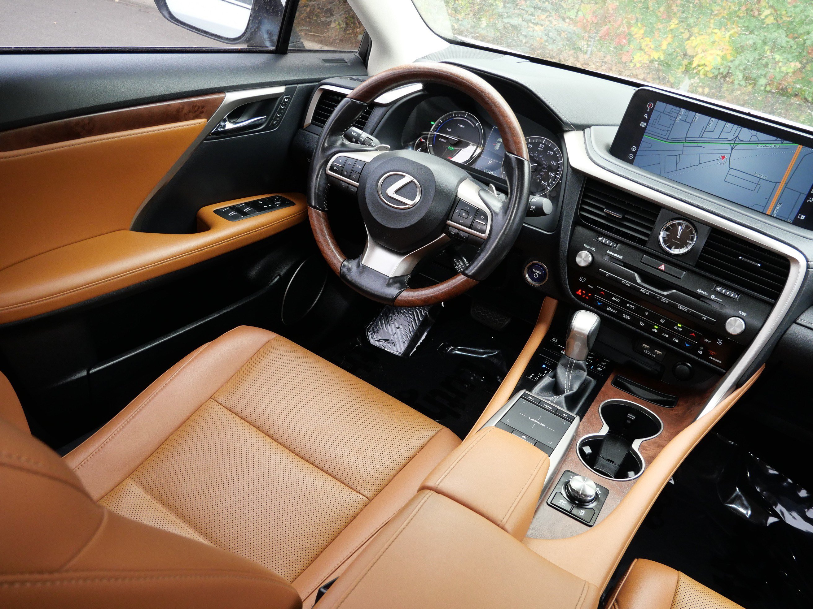 Used 2022 Lexus RX 450hL AWD w/ Premium Package image 9