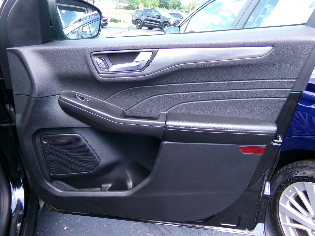 Used 2022 Ford Escape Titanium AWD/4WD image 35