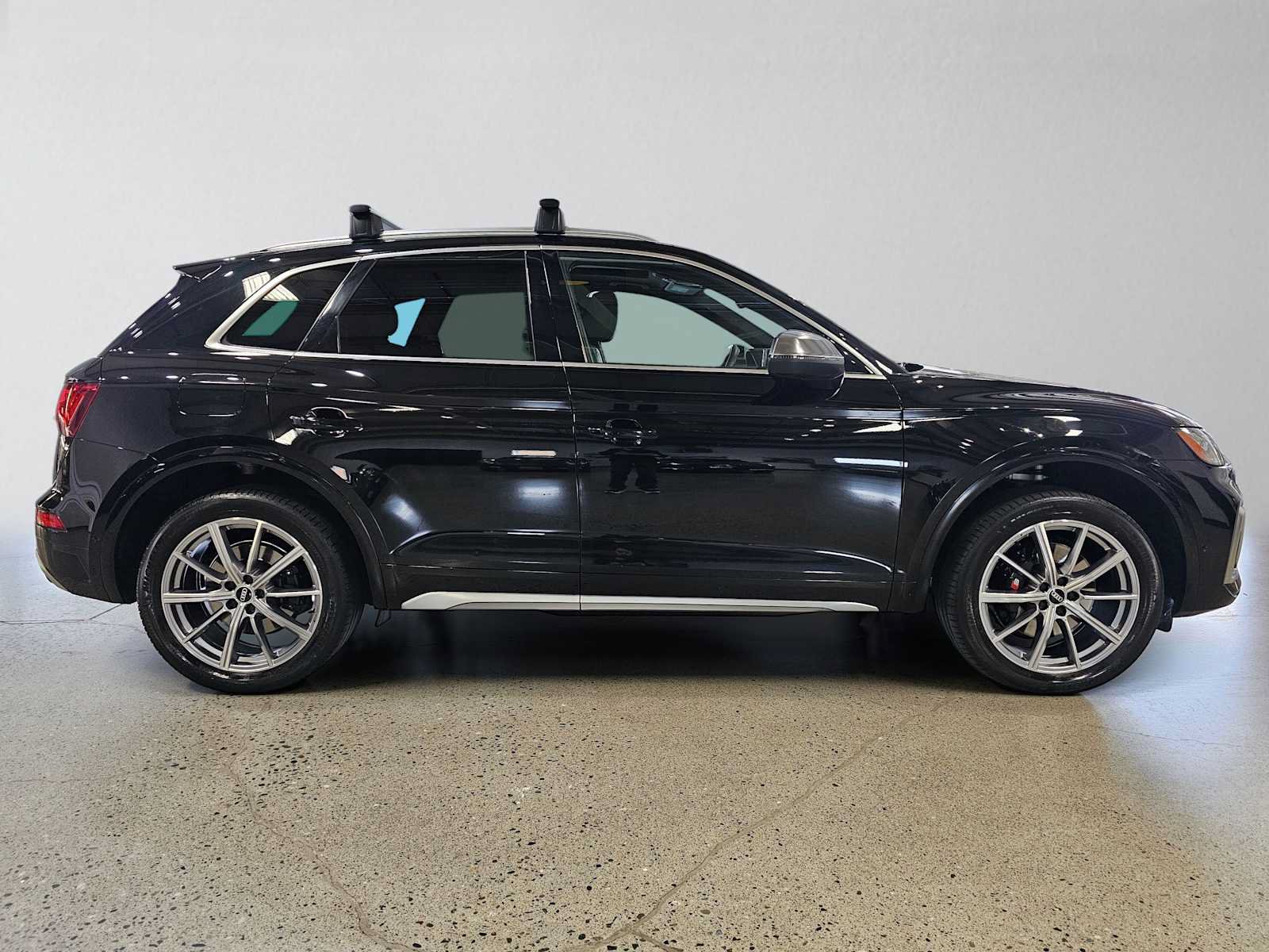 Used 2022 Audi SQ5 Prestige w/ Prestige Package AWD/4WD image 2