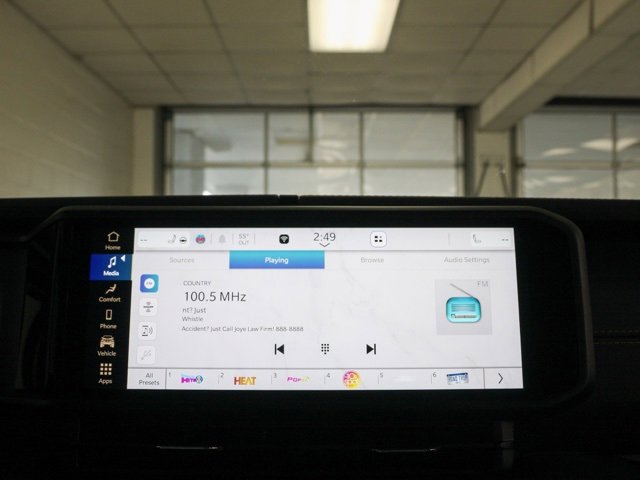 Certified 2025 Jeep Wrangler Sahara w/ Safety Group image 13