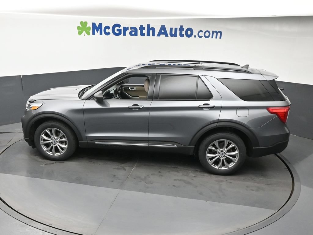 Used 2023 Ford Explorer XLT w/ Equipment Group 202A AWD/4WD image 25