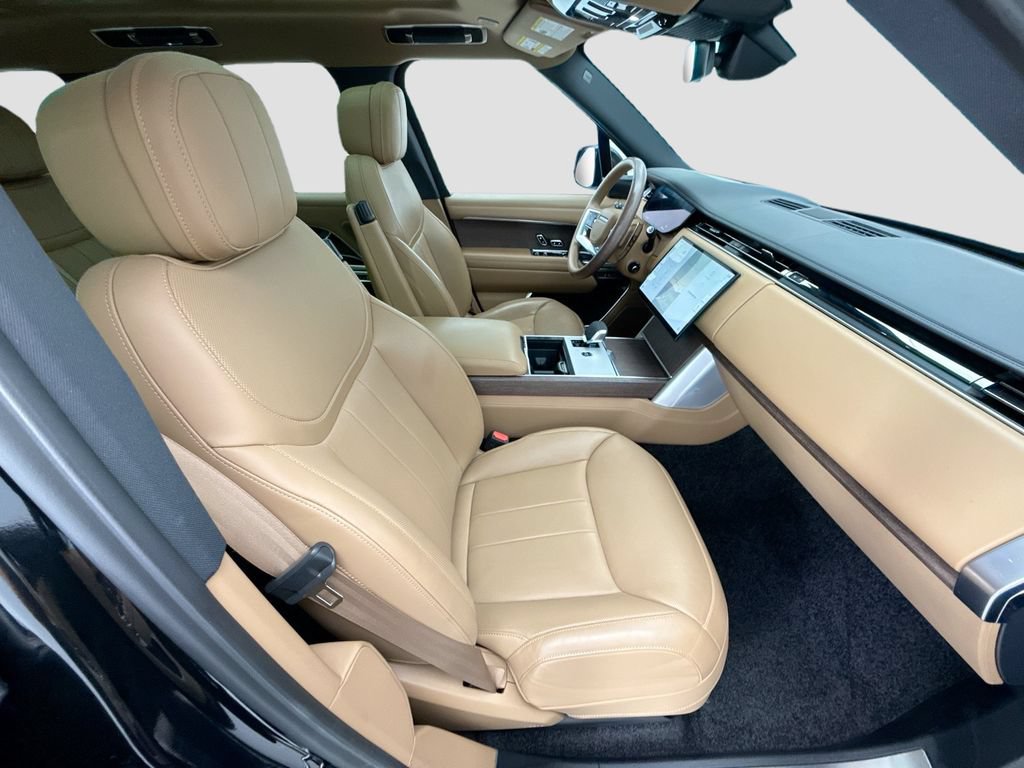 Certified 2025 Land Rover Range Rover SE AWD/4WD image 19