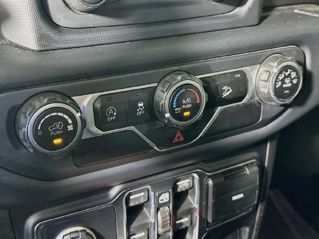 Used 2018 Jeep Wrangler Unlimited Sport AWD/4WD image 17