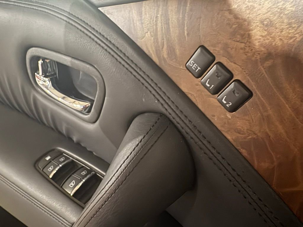 Used 2024 Nissan Armada SL w/ Captain's Chairs Package image 21