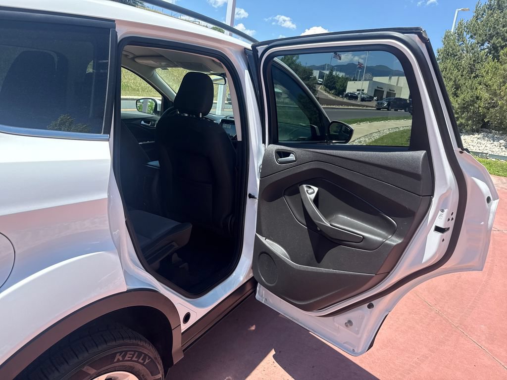 Used 2018 Ford Escape SE w/ SE Sync 3 Package AWD/4WD image 22