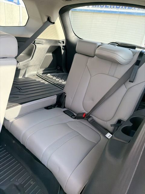 Used 2025 Honda Pilot EX-L image 9