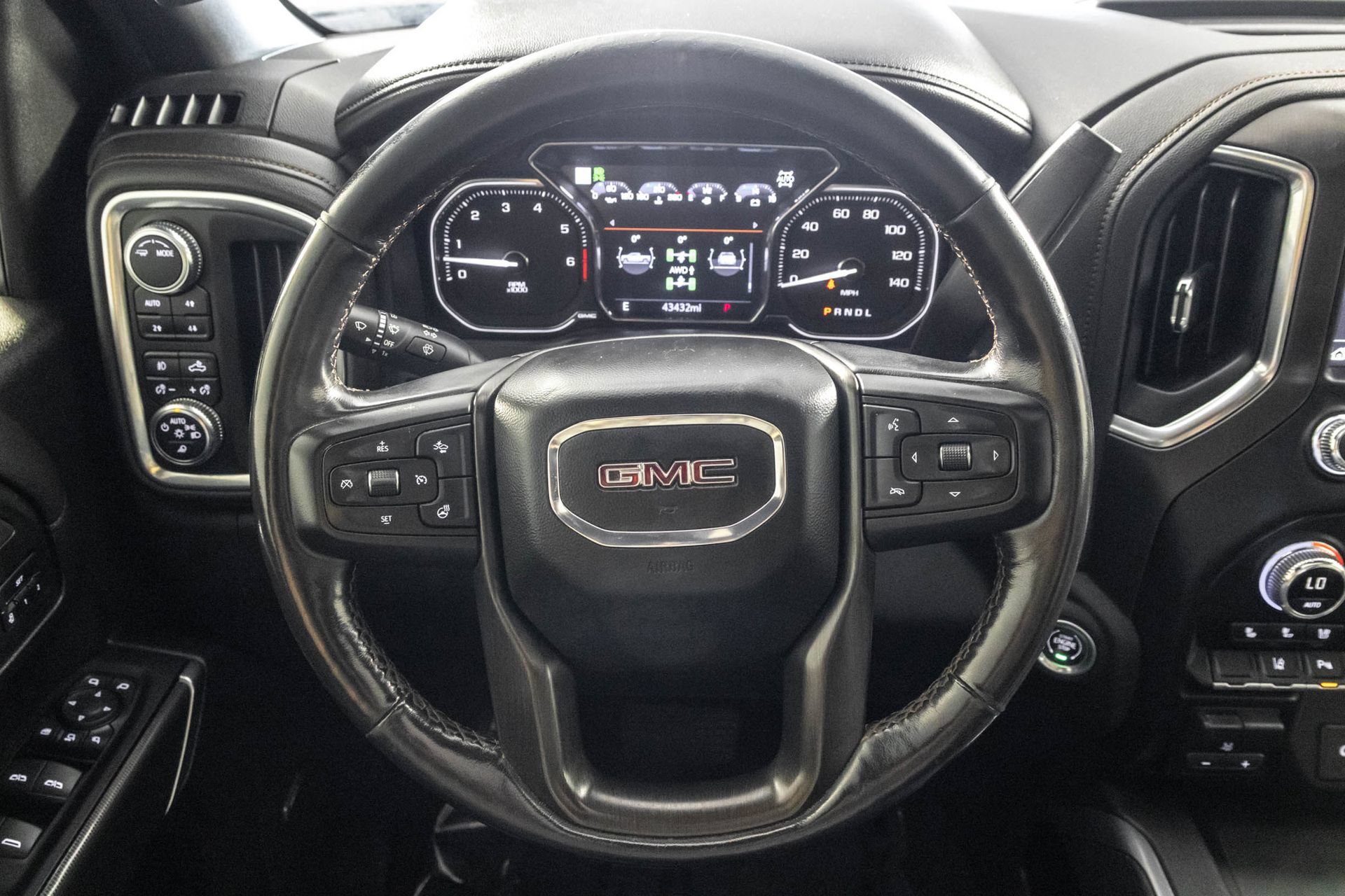 Used 2022 GMC Sierra 2500 AT4 w/ AT4 Premium Plus Package AWD/4WD image 31