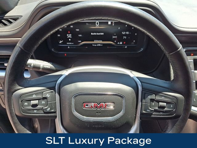 Used 2022 GMC Yukon SLT w/ SLT Premium Package AWD/4WD image 4