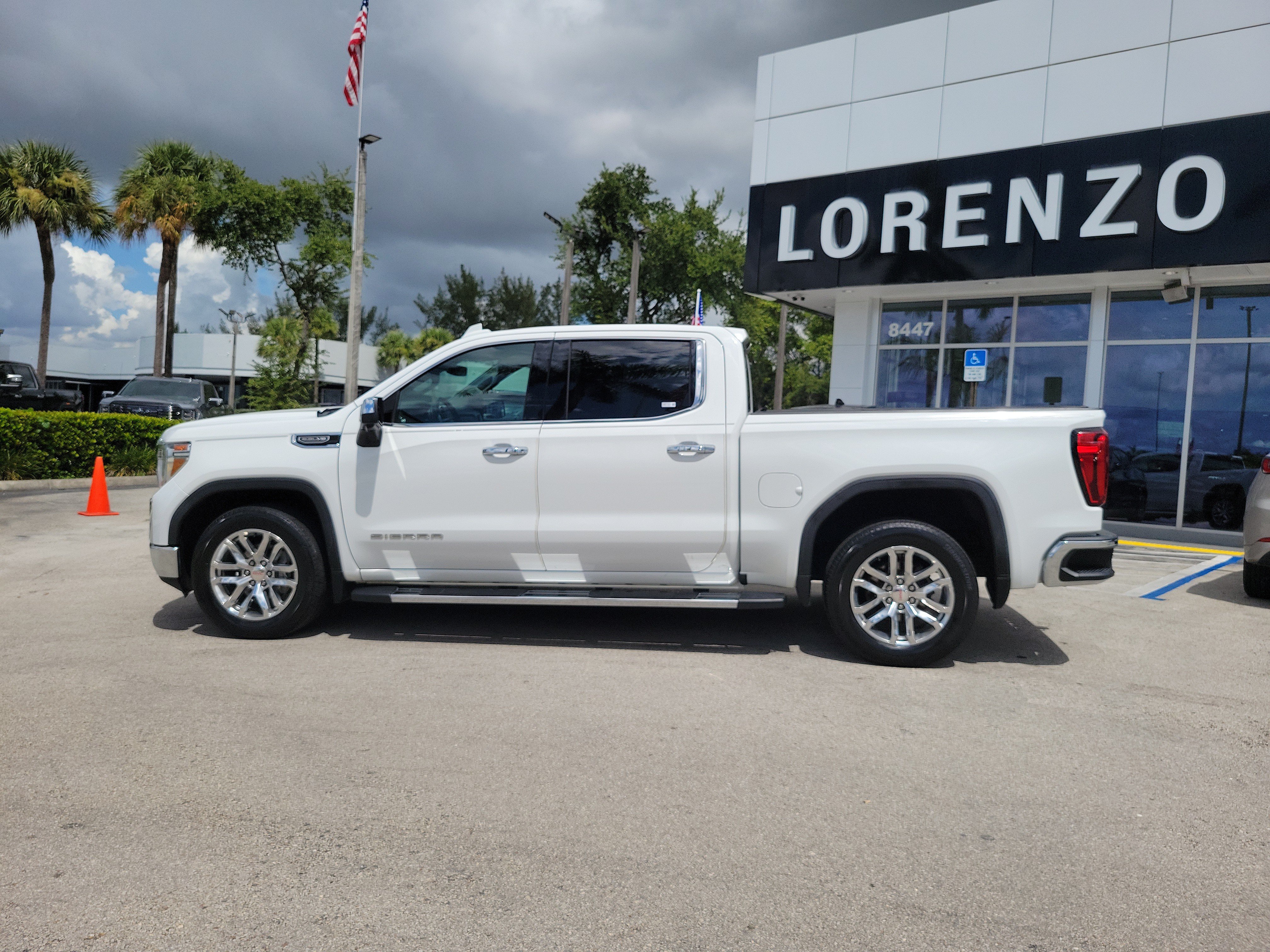 Used 2020 GMC Sierra 1500 SLT w/ SLT Premium Plus Package RWD image 8
