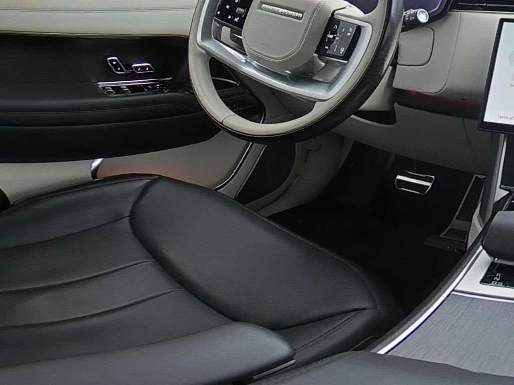 Used 2024 Land Rover Range Rover Autobiography AWD/4WD image 28