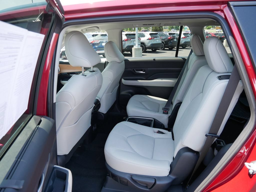 Certified 2026 Toyota Grand Highlander AWD image 11
