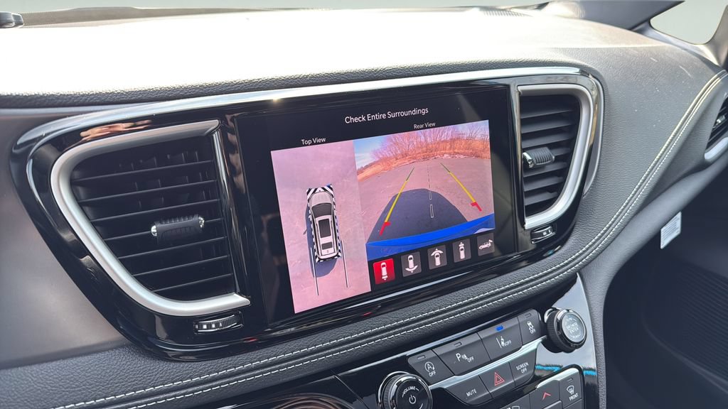 New 2026 Chrysler Pacifica Select AWD/4WD image 29
