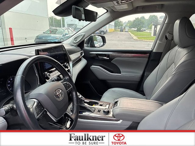 Used 2021 Toyota Highlander Platinum AWD/4WD image 25