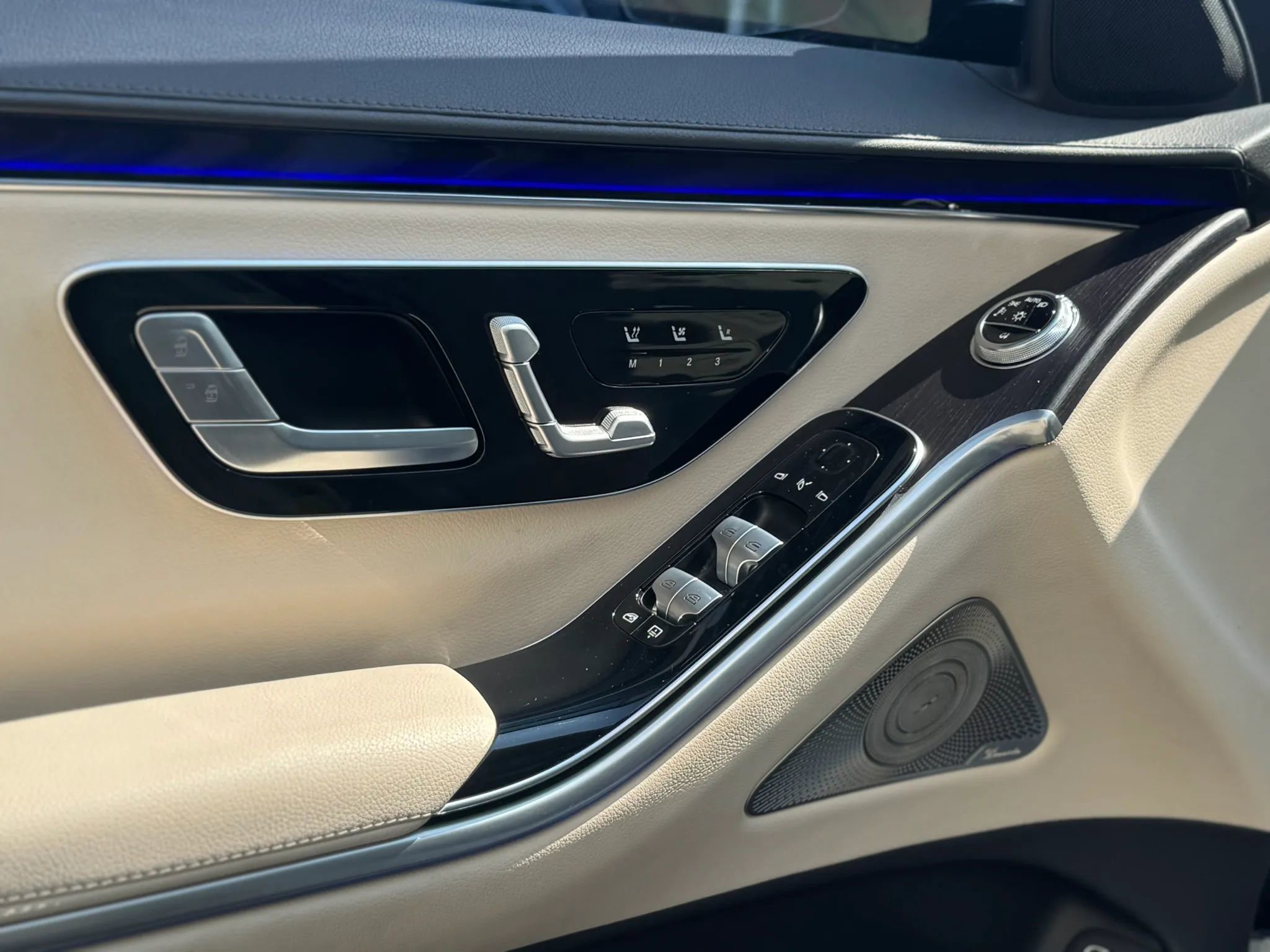 Used 2023 Mercedes-Benz S 580e 4MATIC Sedan w/ AMG Line image 16