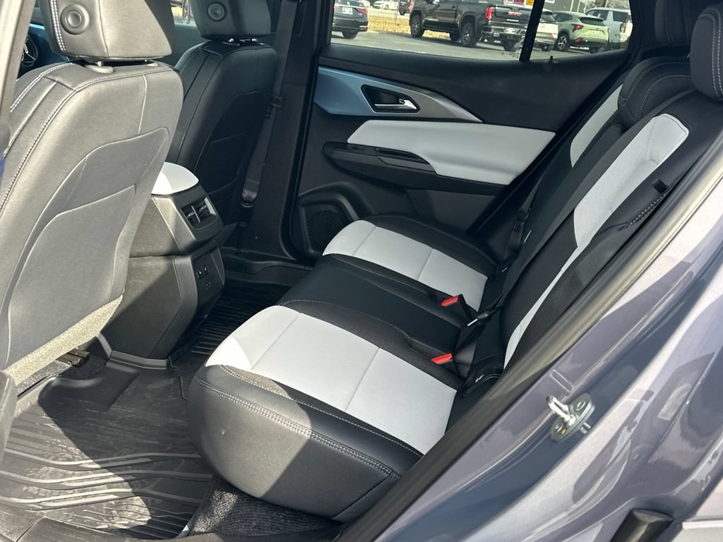 New 2026 Chevrolet Equinox EV LT w/ Convenience Package II AWD/4WD image 15