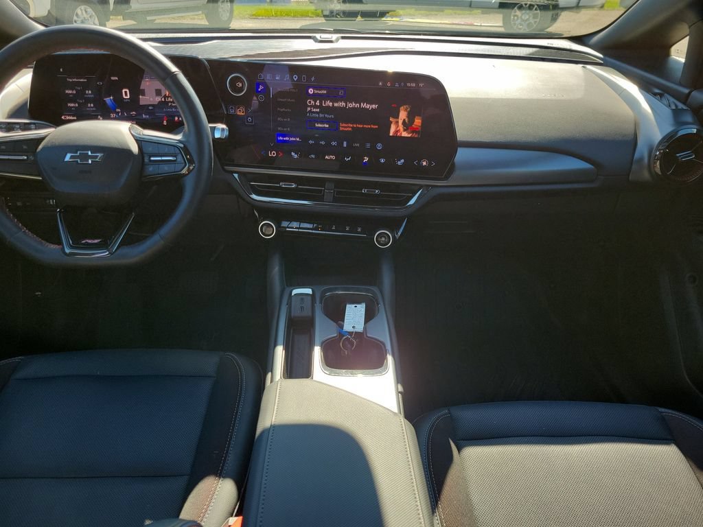 Certified 2024 Chevrolet Equinox EV RS FWD image 14